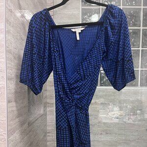 BCBGeneration Black Blue Wrap Dress 3/4 Sleeves Midi Length V-Neck Size XSmall